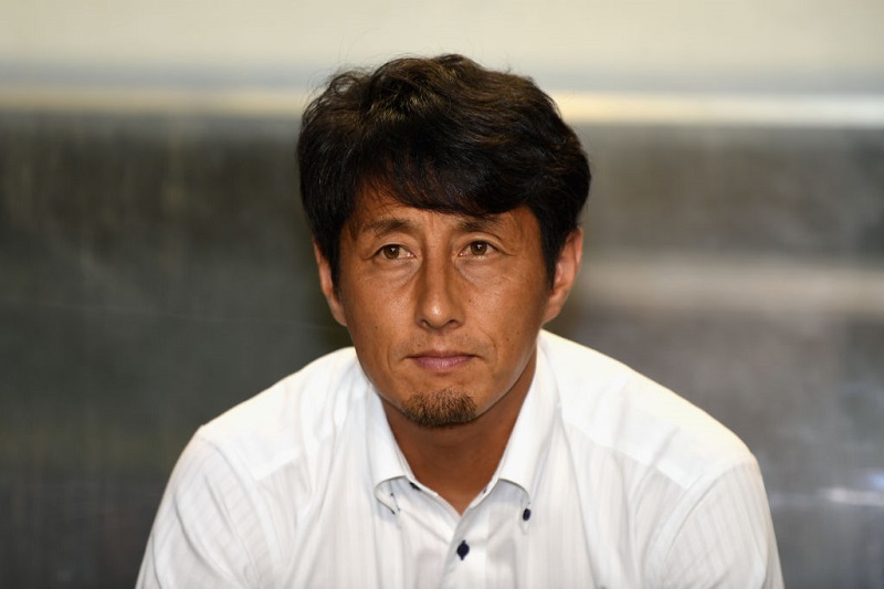 スーツ姿が似合う！J1＆J2のイケメン監督たち｜写真6