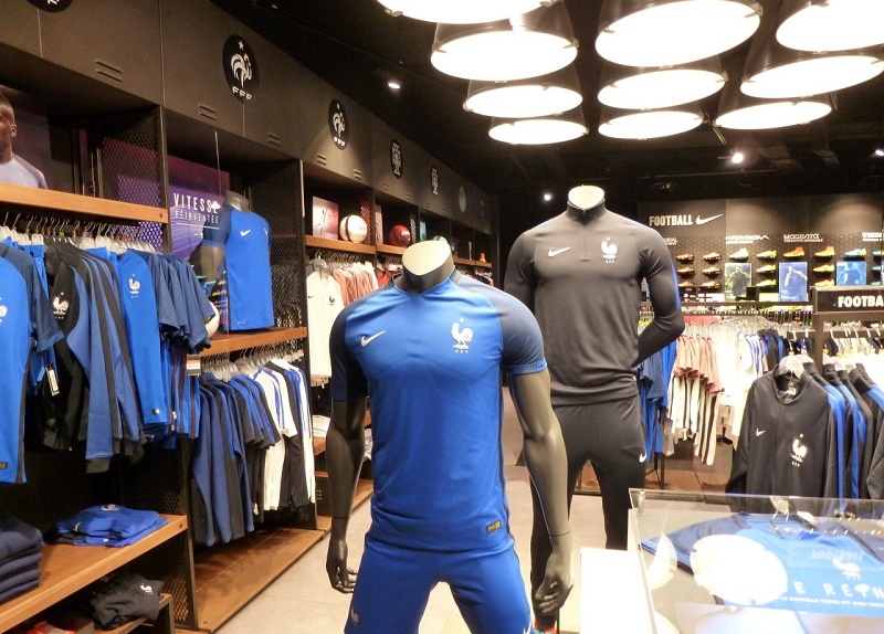 オシャレなパリのスポーツショップは女性専用フロアがある｜写真6