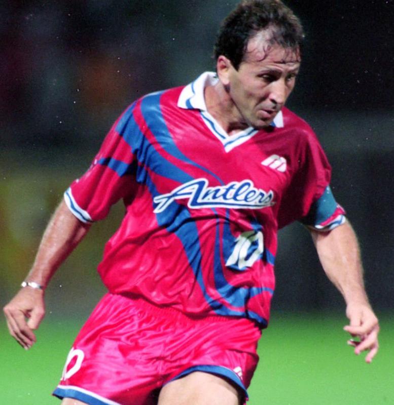 常勝軍団！鹿島アントラーズの「歴代最強ユニフォーム」10着はこれだ｜写真10