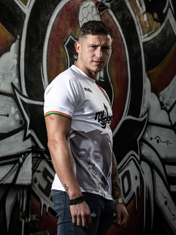 売り切れ必至！「伝説的レゲエシンガー」のカッコよすぎるユニフォームが発表される｜写真7