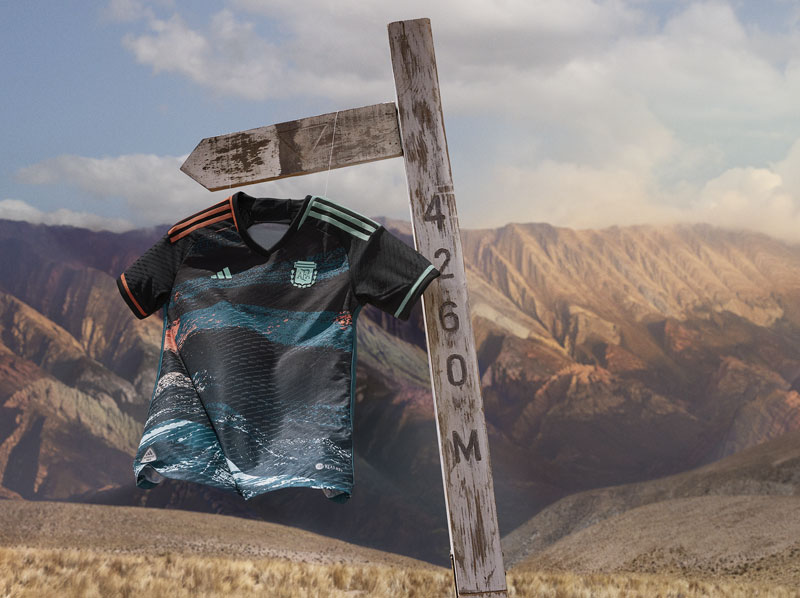 adidasの圧倒的デザイン！W杯へ“完全新作”「女子専用ユニフォーム」が登場｜写真4