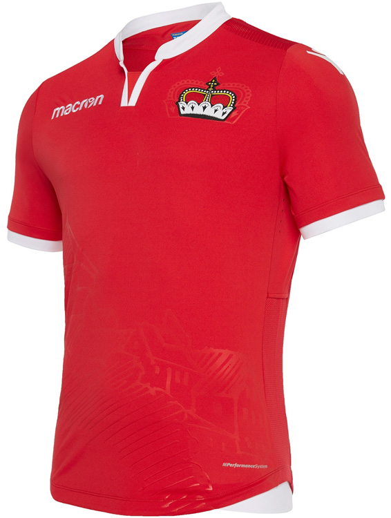 リヒテンシュタイン代表、UEFAの支援を受けて2018新ユニフォームを発表｜写真4