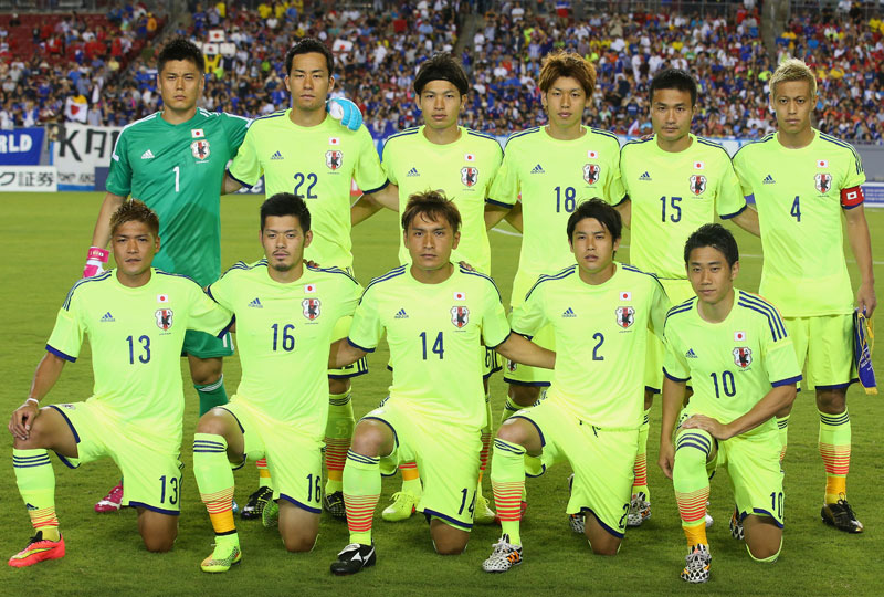 日本代表の歴代ユニフォームを見る！2014年「円陣モデル」｜写真7