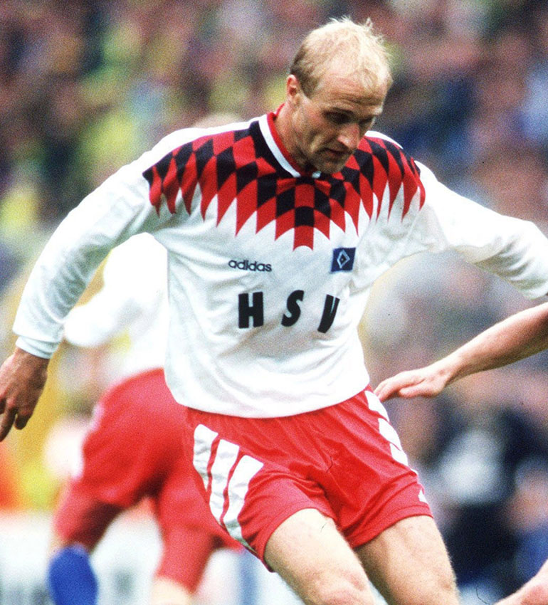 思わず絶句！ブンデスリーガ、90年代「ちょっと酷かったユニフォーム」10選｜写真2