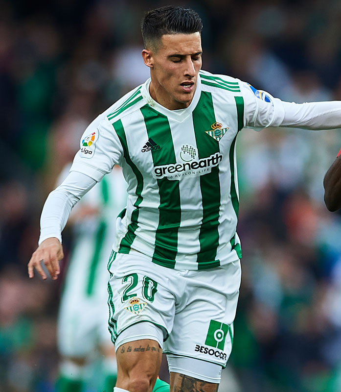 乾貴士の新たなクラブ、ベティスの「20年間分のユニフォーム」をまとめて見る｜写真22