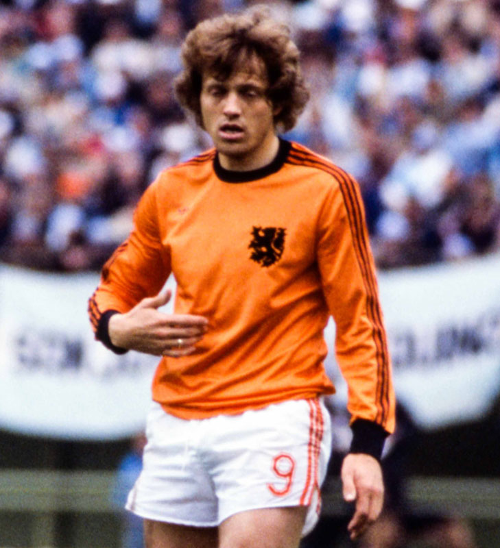 長袖が大活躍！“冬のW杯”の「お洒落なレトロユニフォーム」8選｜写真8