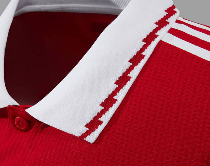 アーセナル、2022-23新ユニフォーム発表！デザインは90年代「稲妻・白襟」｜写真4