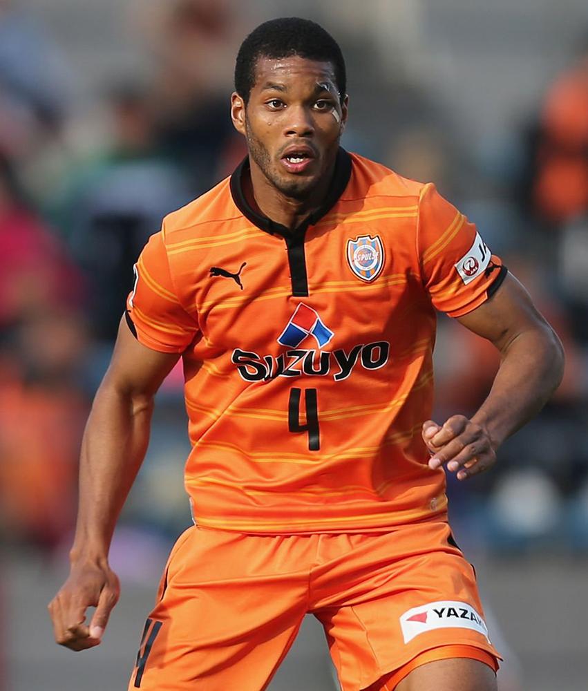 だいぶ懐かしい！10年前の「2014年J1リーグ」全18チームの順位とユニはこうだった｜写真4