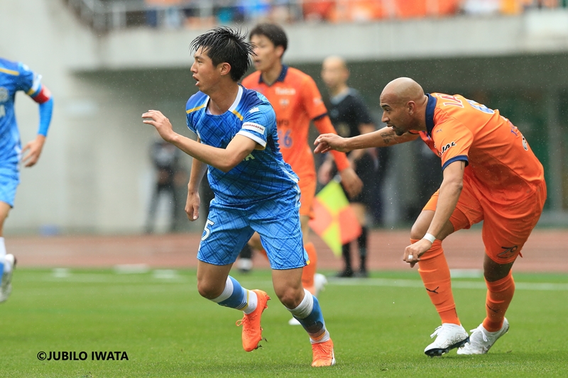 【インタビュー】U-22日本代表屈指の「現代型CB」！ジュビロ磐田、鈴木海音が語った“現在地”｜写真3