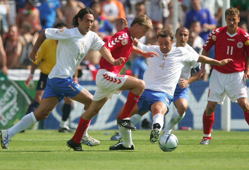イタリア代表、“気品が漂う”PUMA「2004アウェイユニフォーム」｜写真3