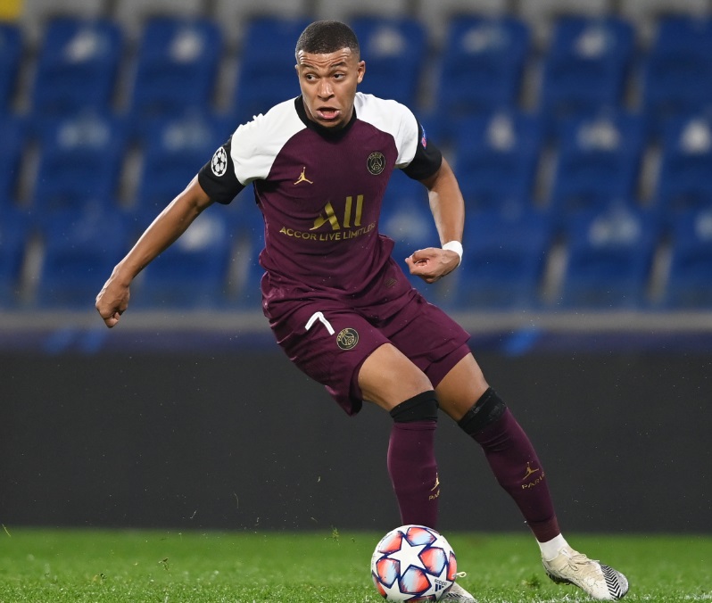 「20-21シーズン、最もかっこいいサッカーユニフォームTOP20」｜写真11