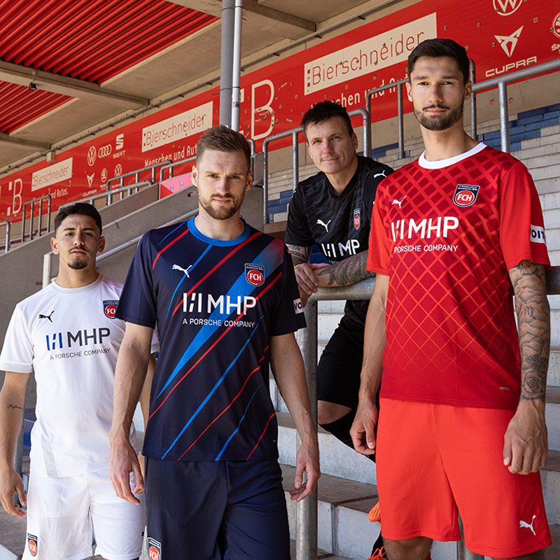 悲願の初昇格！ハイデンハイムが23-24新ユニを発表　歴史的な「ブンデス1部ユニ」に｜写真5