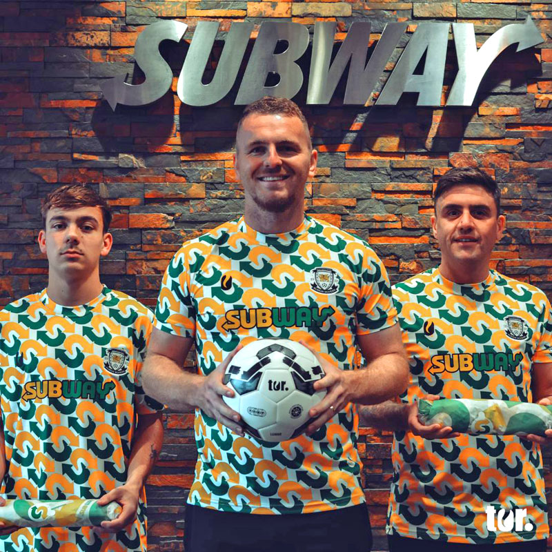 店の制服か！ウェールズ5部に超完璧な『SUBWAY』ユニフォームが現れる｜写真8