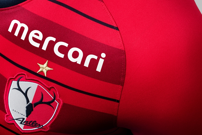 鹿島アントラーズ、2018新ユニフォームを発表！鎖骨スポンサーは「メルカリ」｜写真11