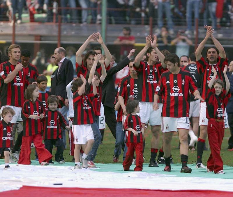 5年ぶりのリーグ優勝！ミラン「03-04ホーム」ユニフォーム｜写真5