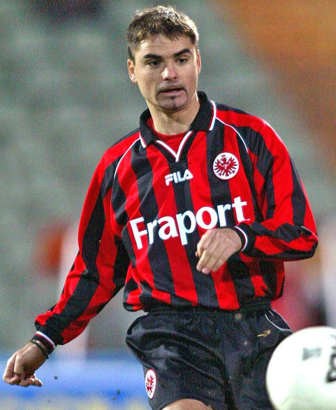 また見たい！長谷部のフランクフルト、カッコいい「赤黒ユニフォーム」6選｜写真4