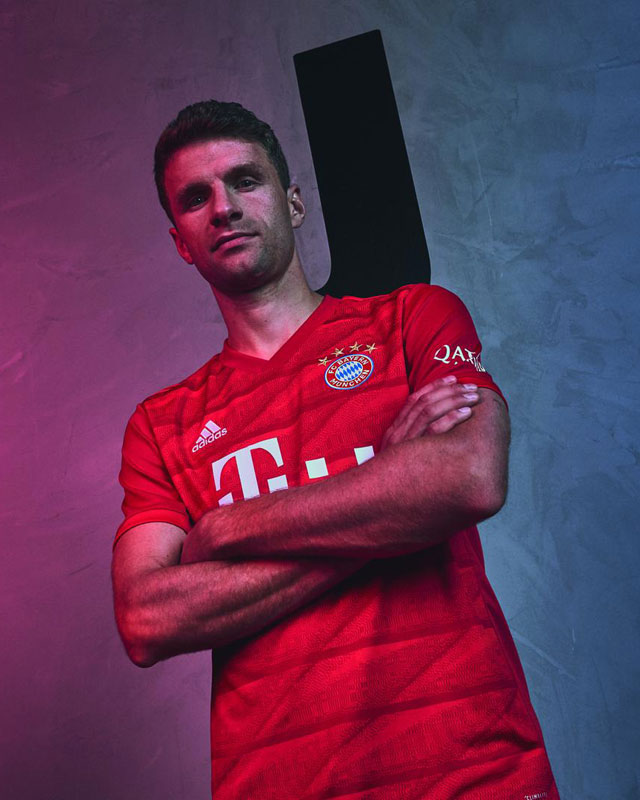 バイエルン、「ブルーが消滅」の2019-20新ユニフォームを発表！｜写真9