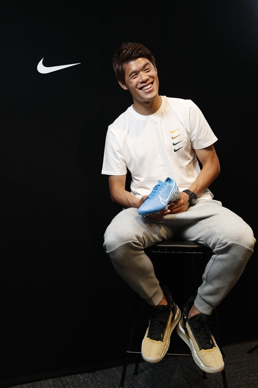 酒井宏樹、ナイキのマーキュリアルは「デザイン」が好き？スパイクトークが面白いぞ｜写真3
