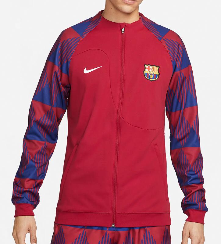 バルセロナに「NIKE新作トレーニングウェア」登場！色鮮やかな“プレマッチトップ”は要注目｜写真6