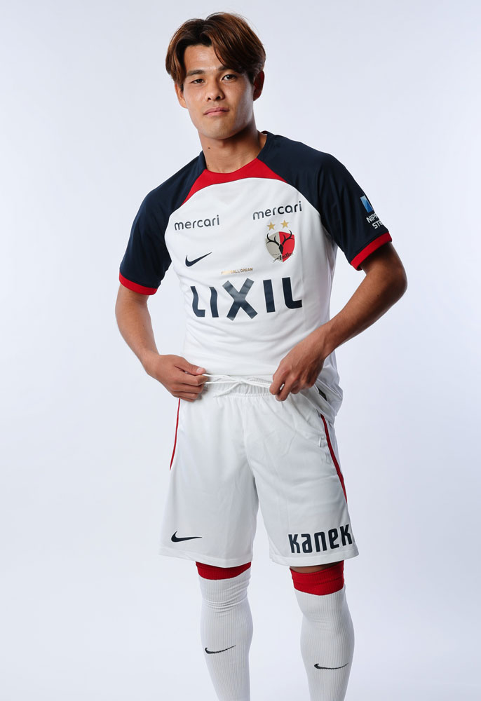 鹿島アントラーズ、2024新ユニフォームを発表！過去のユニを“再構築”したモダンなスタイル｜写真7