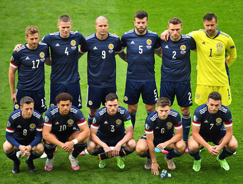 大会の思い出に！EURO2020、全24チーム「試合前の集合写真」まとめ｜写真16