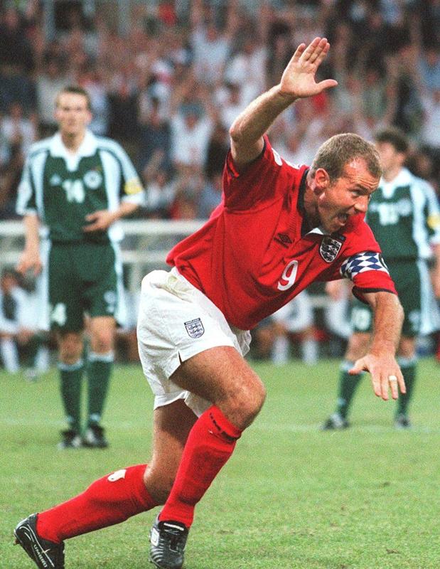 伝説の「タオルユニ！」イングランド代表、1999アウェイユニフォーム｜写真4