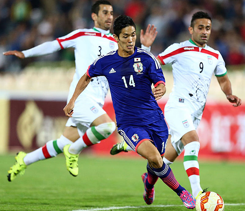 日本代表の歴代ユニフォームを見る！2014年「円陣モデル」｜写真6