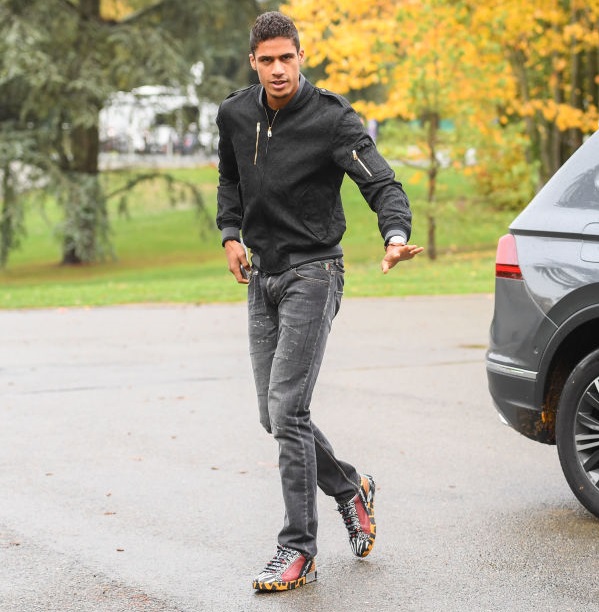 エムバペは赤！フランス代表、「冬の私服ファッション」はこんな感じ｜写真8