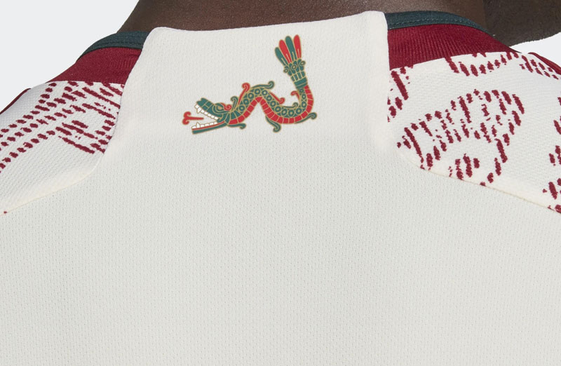 “アステカの神”降臨！メキシコ代表、「新エンブレム」の2022カタールW杯ユニフォームを発表｜写真6