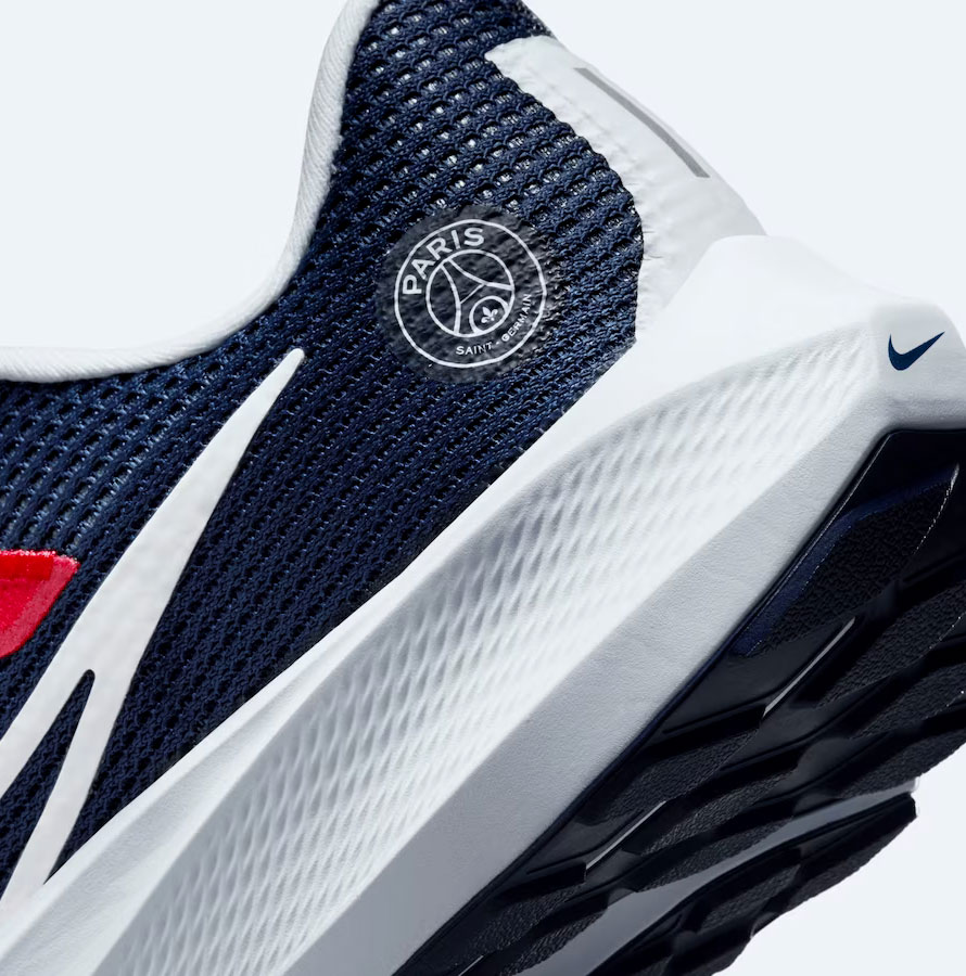 PSG×NIKE『ペガサス40』コラボシューズが登場！ユニ色のトリコロールがおしゃれすぎる｜写真5