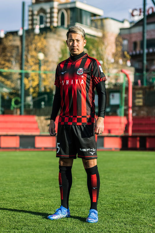 独断と偏見で選ぶ！2022年のJ1「最高にかっこいいユニフォーム」10選｜写真20