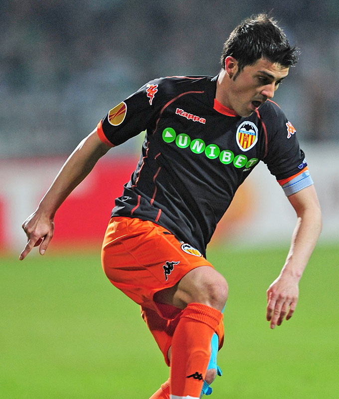 神戸移籍のダビド・ビジャ、「177ゴールを決めた名門時代」のユニフォーム｜写真9