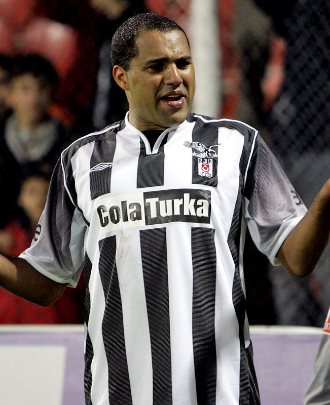 香川のベシクタシュ、6つのカッコいい「白と黒のユニフォーム」｜写真3