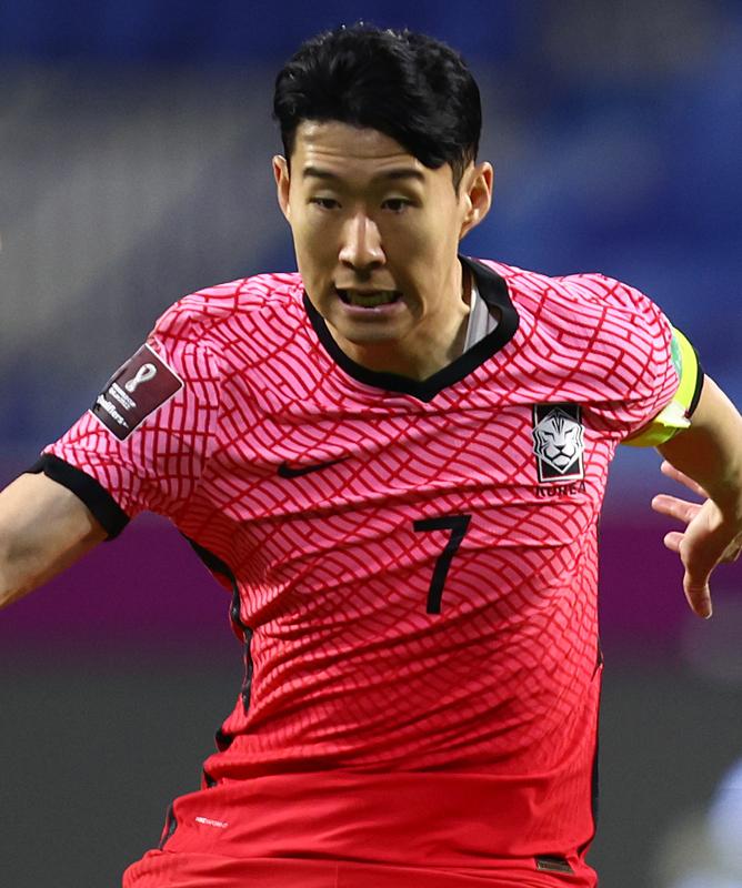 最近エンブレムを「完全に作り変えた」9つの代表チーム｜写真20