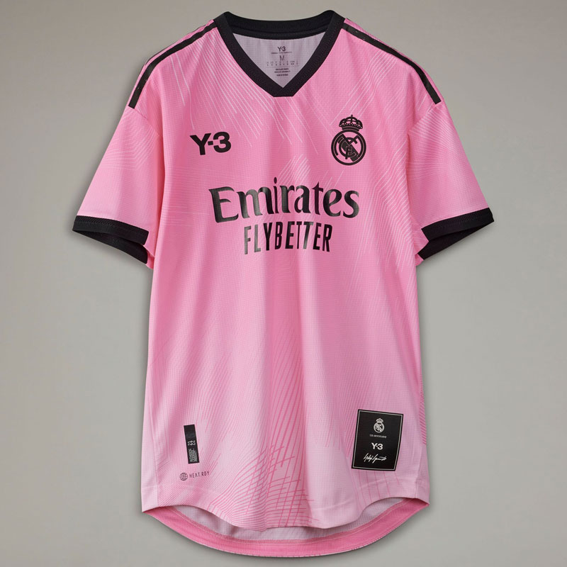 漆黒の美学！レアル・マドリー、「山本耀司×アディダス」の新ユニフォームを発表｜写真4