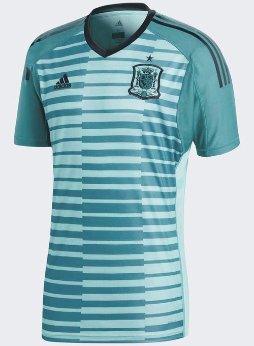 スペイン代表、W杯に向けた新ユニフォームは“あのダイヤモンド”が復活！｜写真5