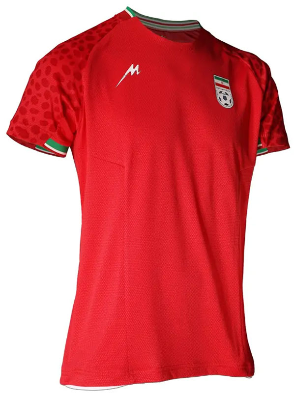 32チーム最後の新ユニ！イラン代表、カタールW杯に向けた2022新ユニフォームを発表｜写真4