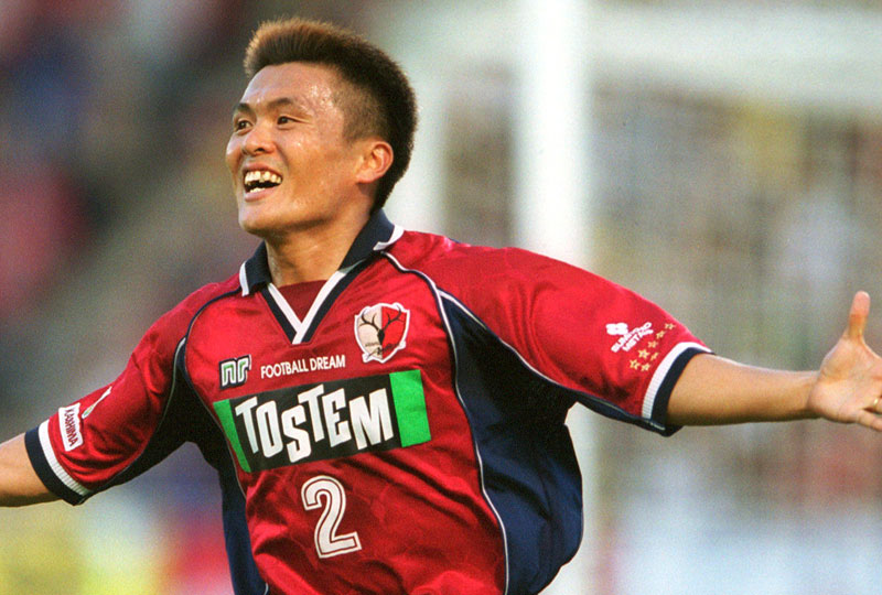 常勝軍団！鹿島アントラーズの「歴代最強ユニフォーム」10着はこれだ｜写真7