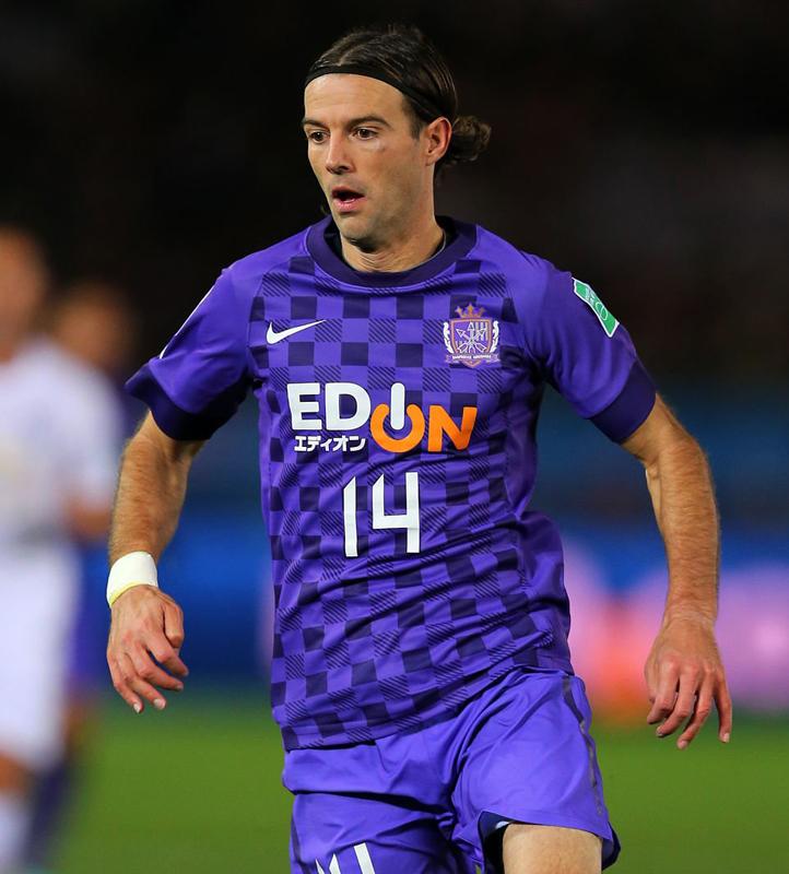 サンフレッチェ広島の「歴代最高ユニフォーム」7着！“ACL”は世界レベルの名作デザイン｜写真5