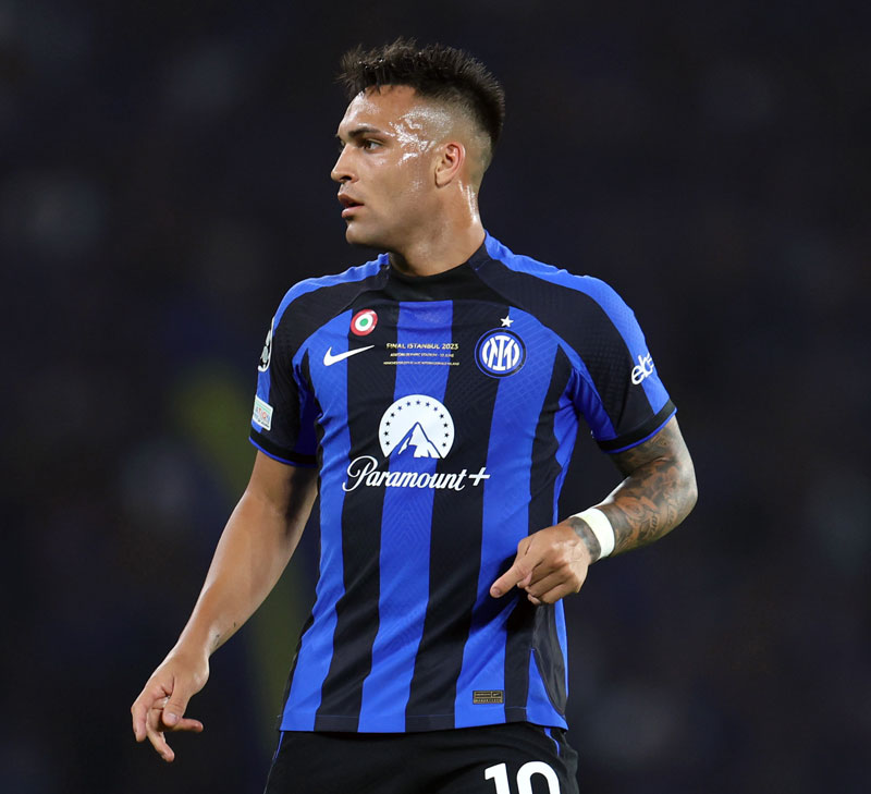 インテルが23-24新ユニを発表！胸ロゴはCL決勝の「パラマウントプラス」で継続決定｜写真4