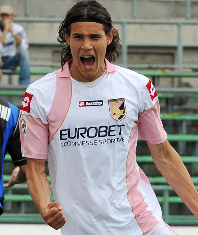 エンブレムを「前のデザインに戻してほしい」9つのチーム｜写真8