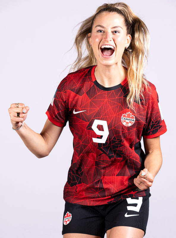 日本と戦うカナダ代表、たぶん誰も知らないユニフォーム“こぼれ話”「W杯なのに新作ユニなし」「完全に女子優遇」｜写真7