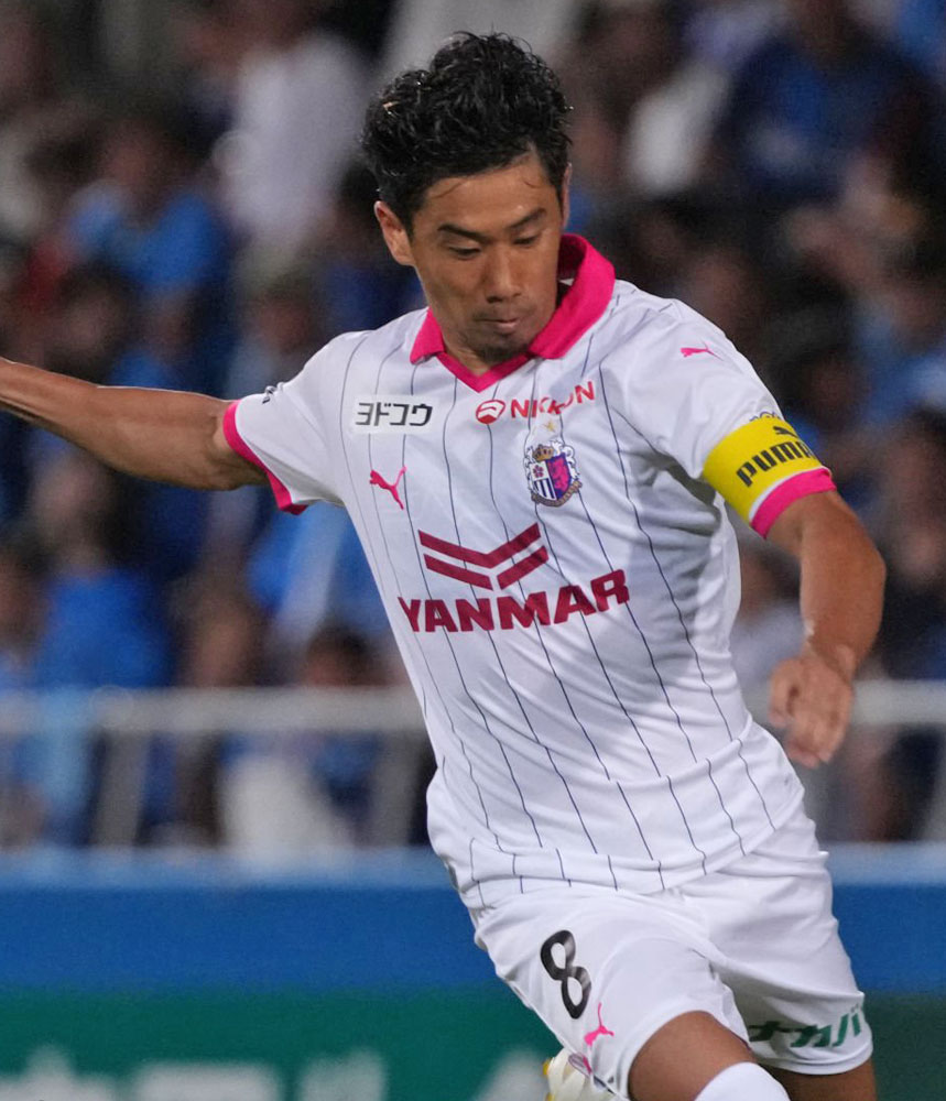 忖度なしで選ぶ！2023年「ピッチ上で最高にかっこよかった」Jリーグ・ユニTOP10｜写真9