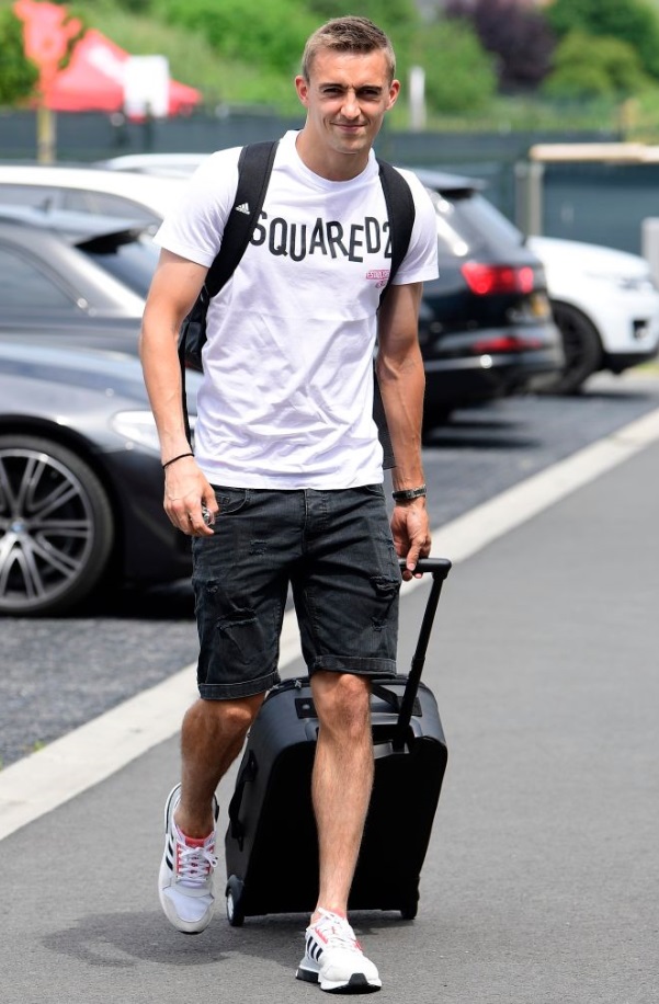 アザールにデ・ブライネ！ベルギー代表は普段こんな「私服」 を着てる｜写真14