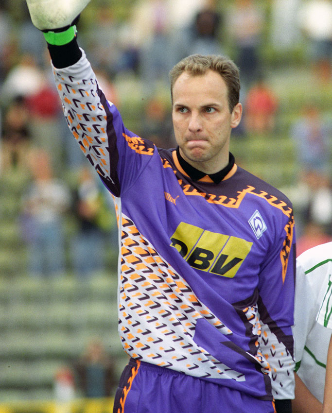 思わず絶句！ブンデスリーガ、90年代「ちょっと酷かったユニフォーム」10選｜写真5