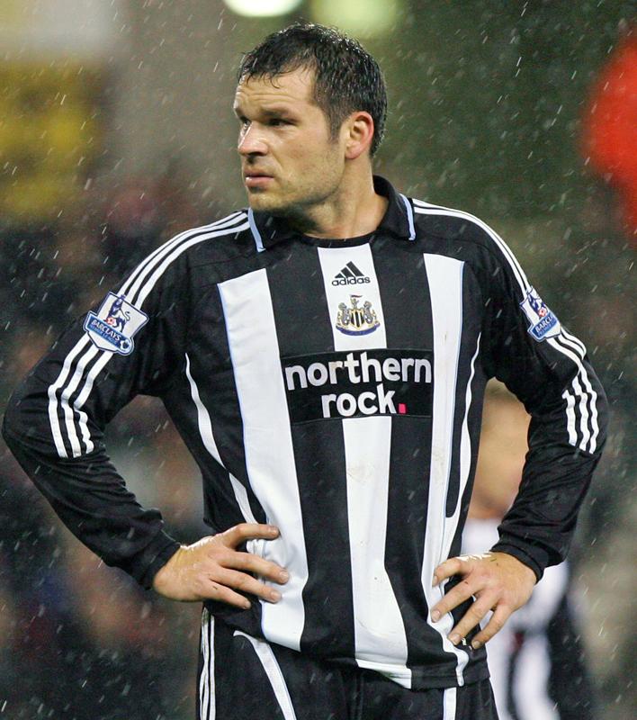 ニューカッスル、中堅時代の「最高にかっこいい白黒ユニフォーム」10選｜写真5