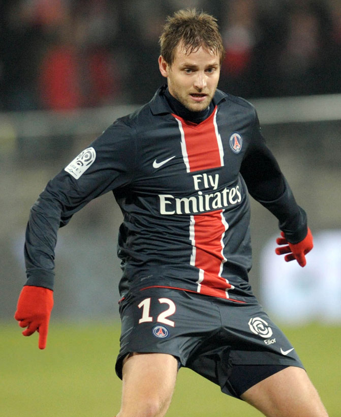 パリ・サンジェルマン、最高にかっこいい「赤い縦ストライプ」ユニフォーム8選｜写真3