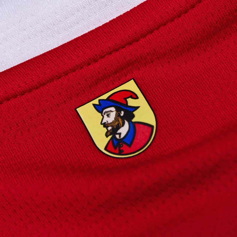 悲願の初昇格！ハイデンハイムが23-24新ユニを発表　歴史的な「ブンデス1部ユニ」に｜写真4