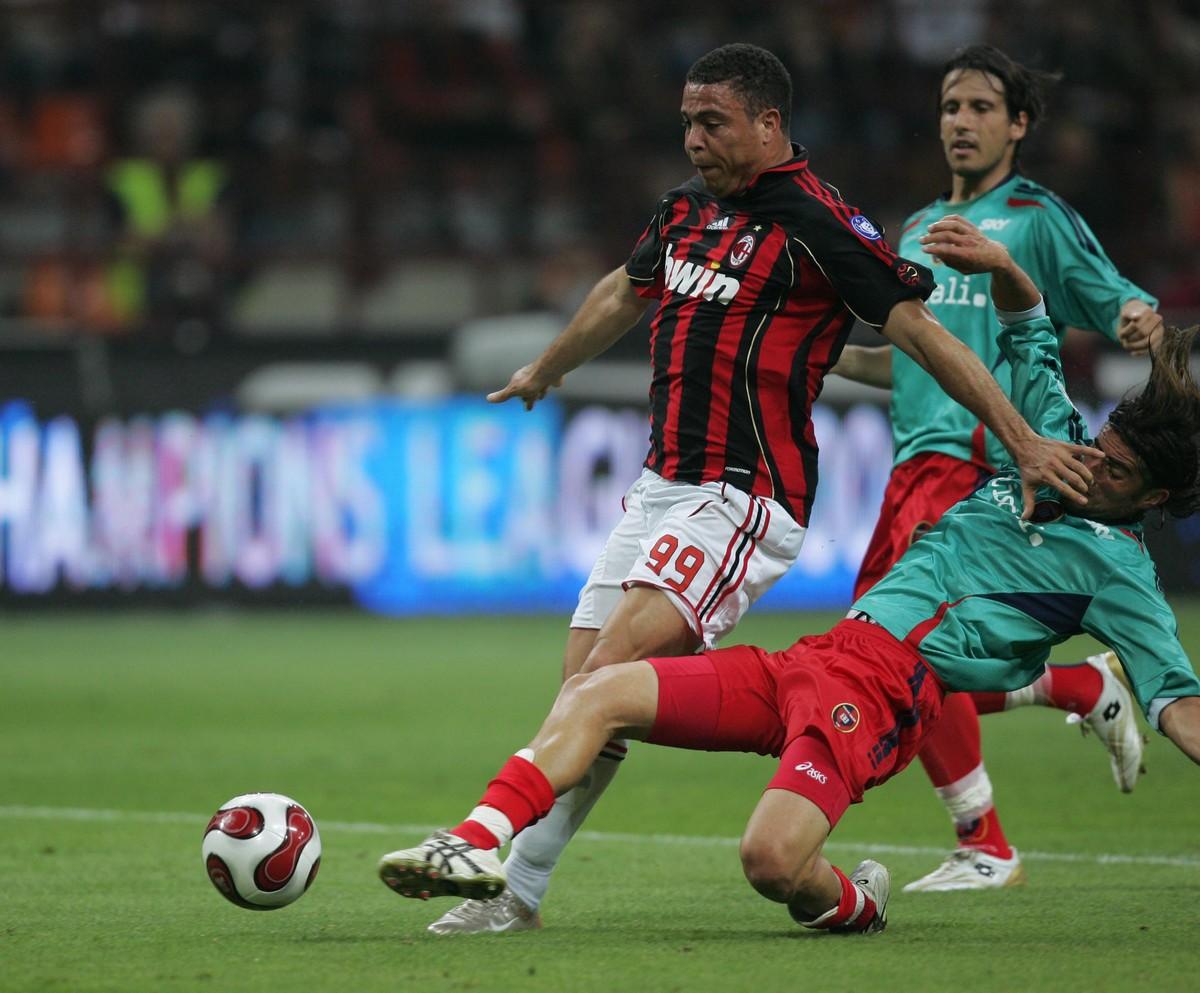 奇妙すぎる「大きな背番号」を付けたスター選手6名｜写真2