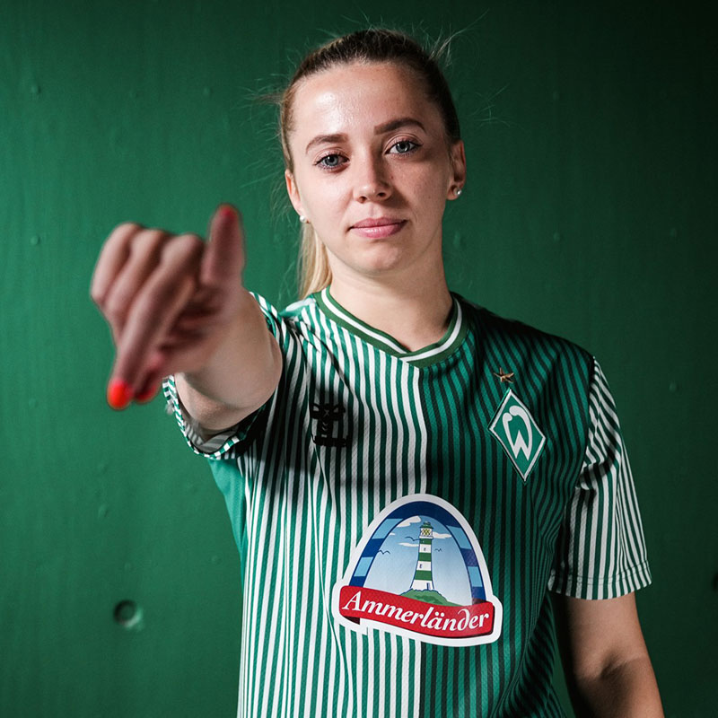 新サプライヤーは「hummel」に！ブレーメンの23-24新ユニ、“80年代クラシックデザイン”が大好評｜写真6